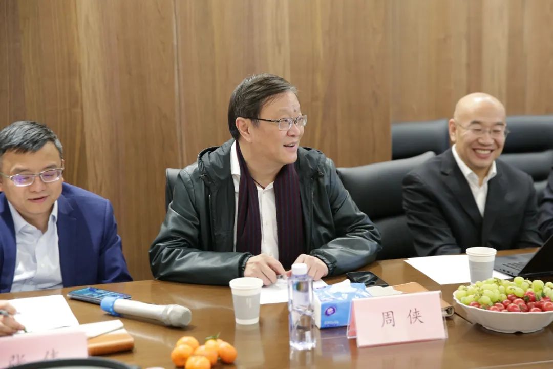 同方副总裁周侠一行到兆芯参观调研 同方副总裁周侠一行到兆芯参观调研